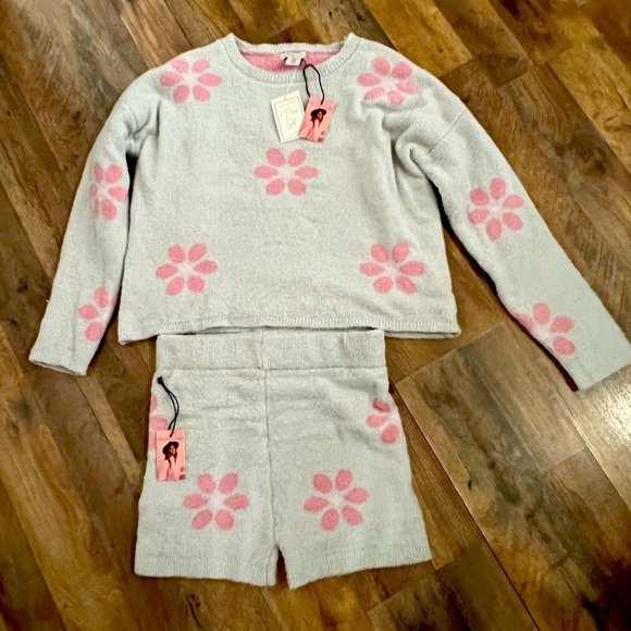 Sincerly Jules Other - NWT SZ M Sincerely Jules 2PC Mint Green/Pink Flower Fleece Pajama Set